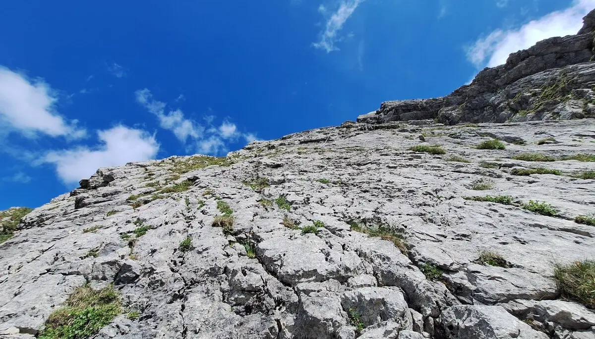 Blick auf die Kletterroute vom Einstieg aus | © DAV-FN / Karin B., Silke S., Robert H.