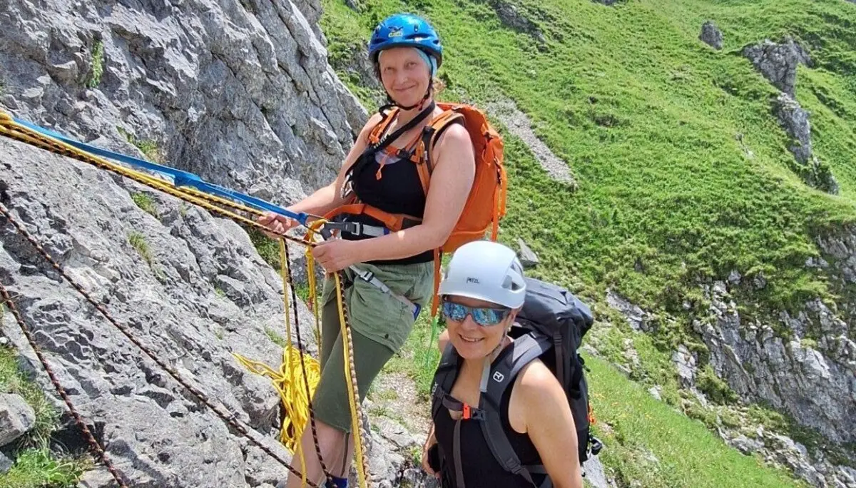 Zwei Kletternde angeseilt am Standplatz | © DAV-FN / Karin B., Silke S., Robert H.