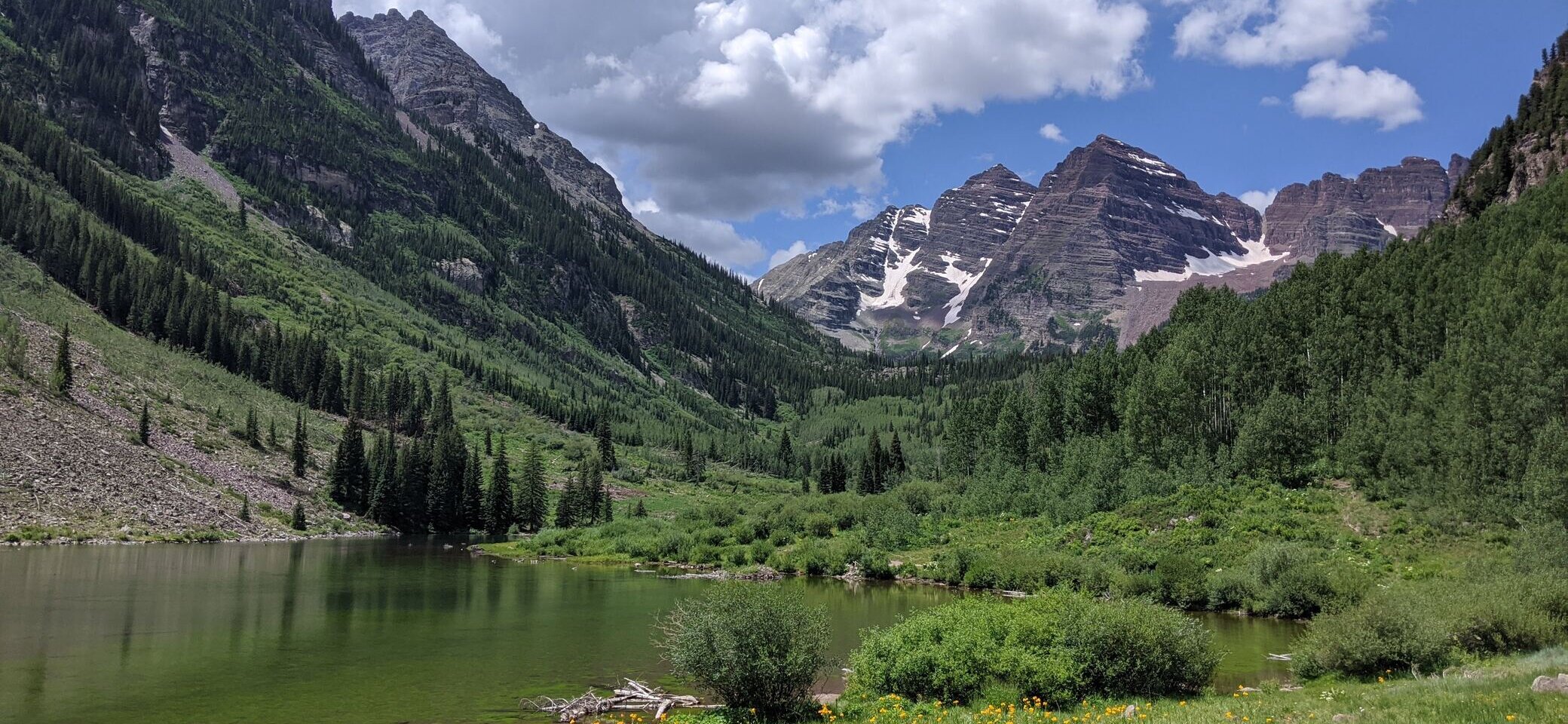 Berge im Sommer | © Foto von Lyndsey Dulfer auf Unsplash.jpg
