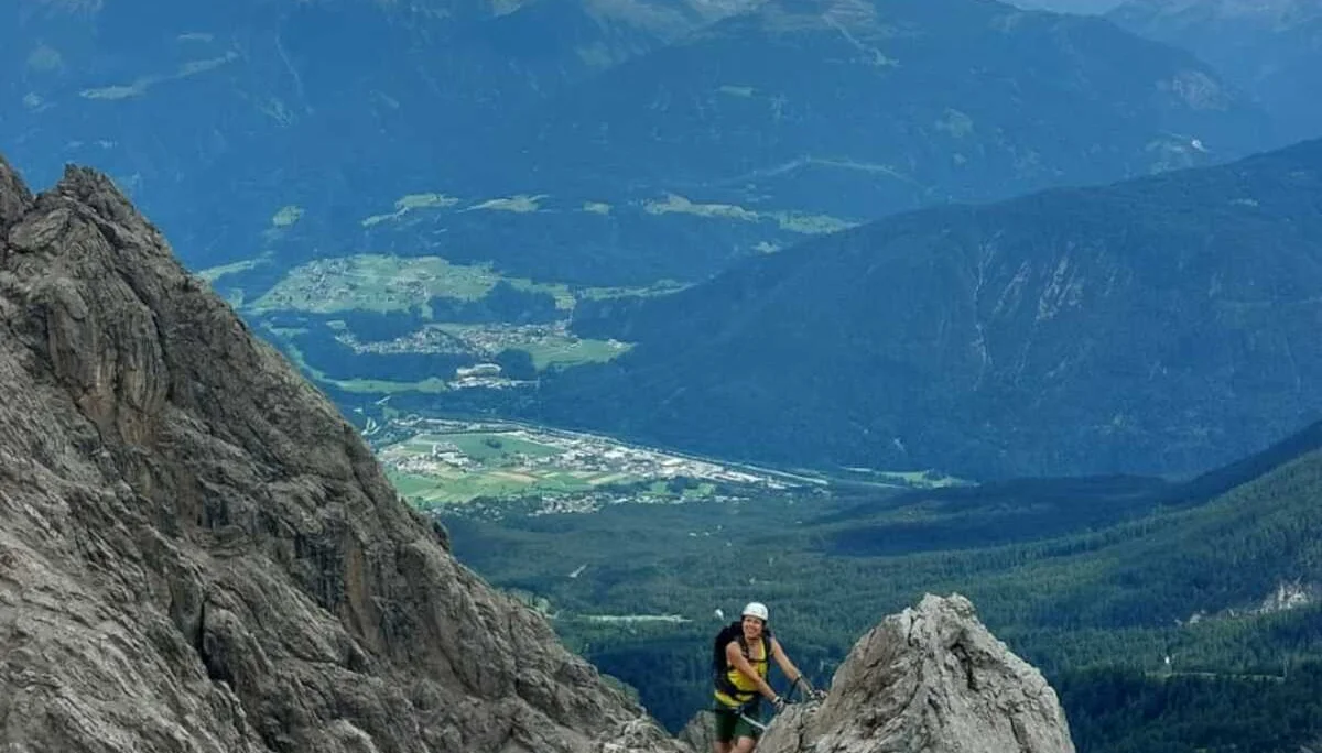 2 Kletterinnen am Imster Klettersteig  | © DAV-FN /  E. Berlet