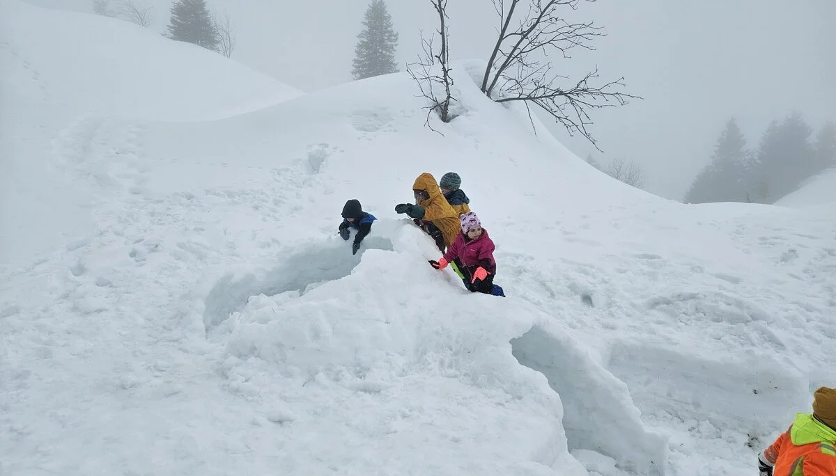 Familiengruppe im Igludorf | © DAV-FN / A. Schababerle