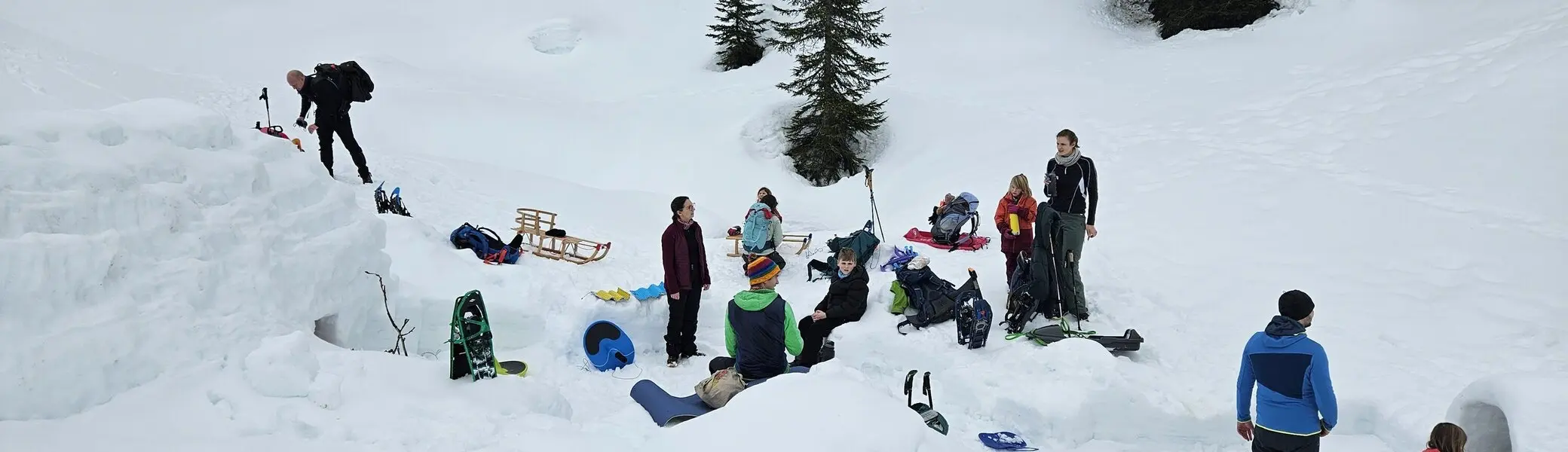 Familiengruppe im Igludorf | © DAV-FN / A. Schababerle