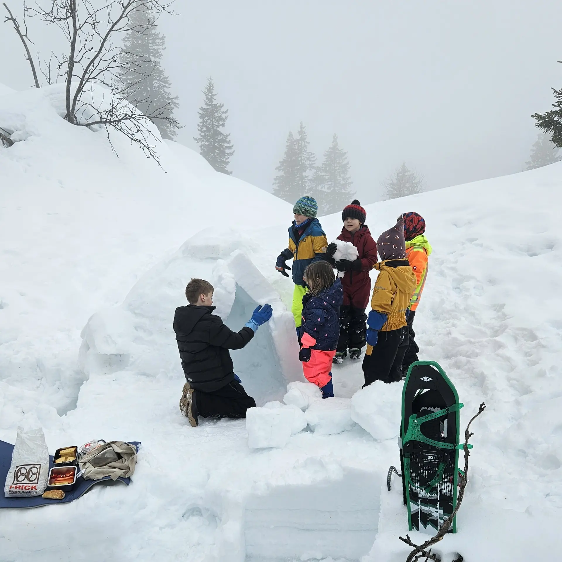 Familiengruppe im Igludorf | © DAV-FN / A. Schababerle
