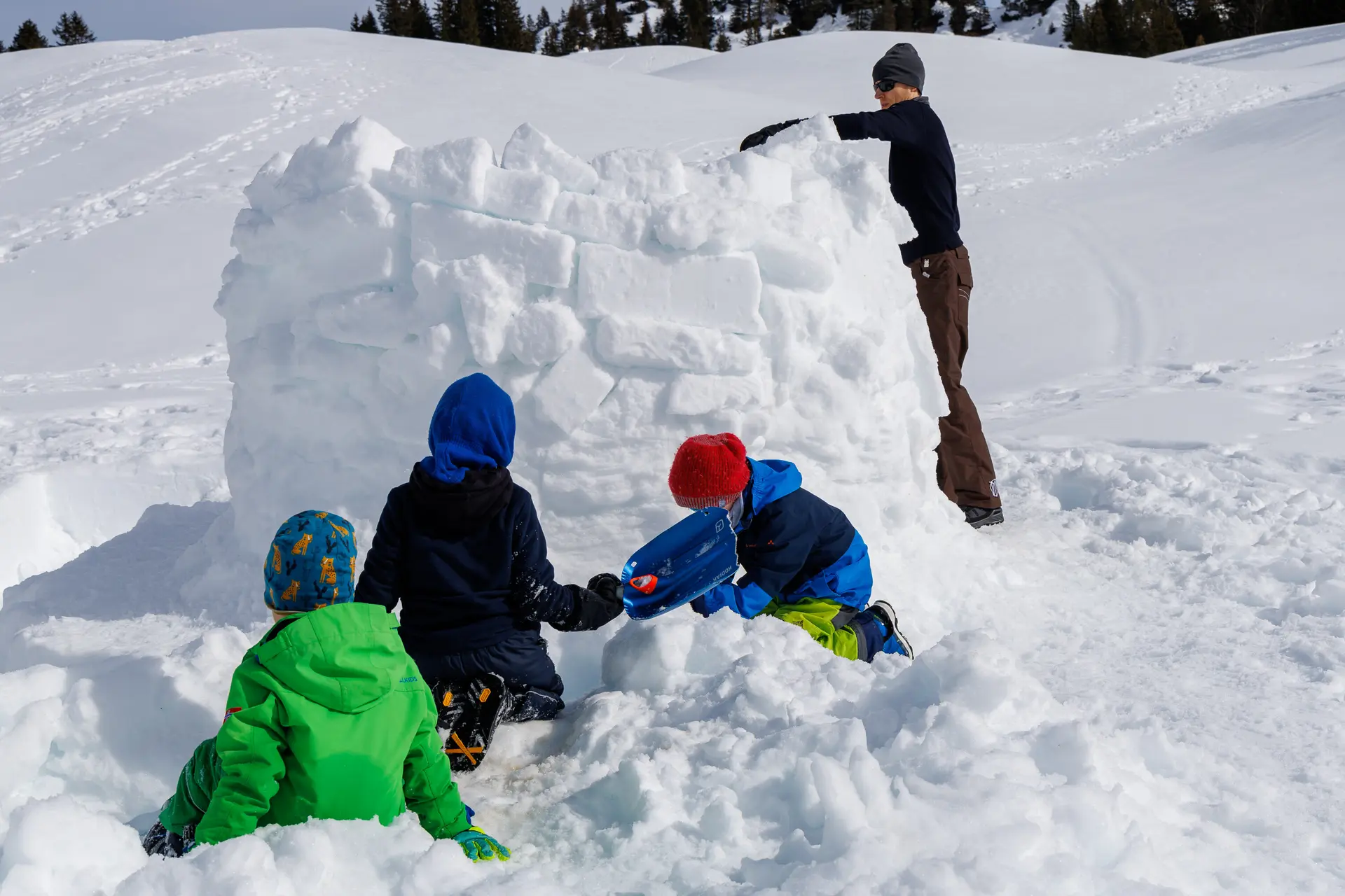 Familiengruppe im Igludorf_3 | © DAV-FN / H.Birth