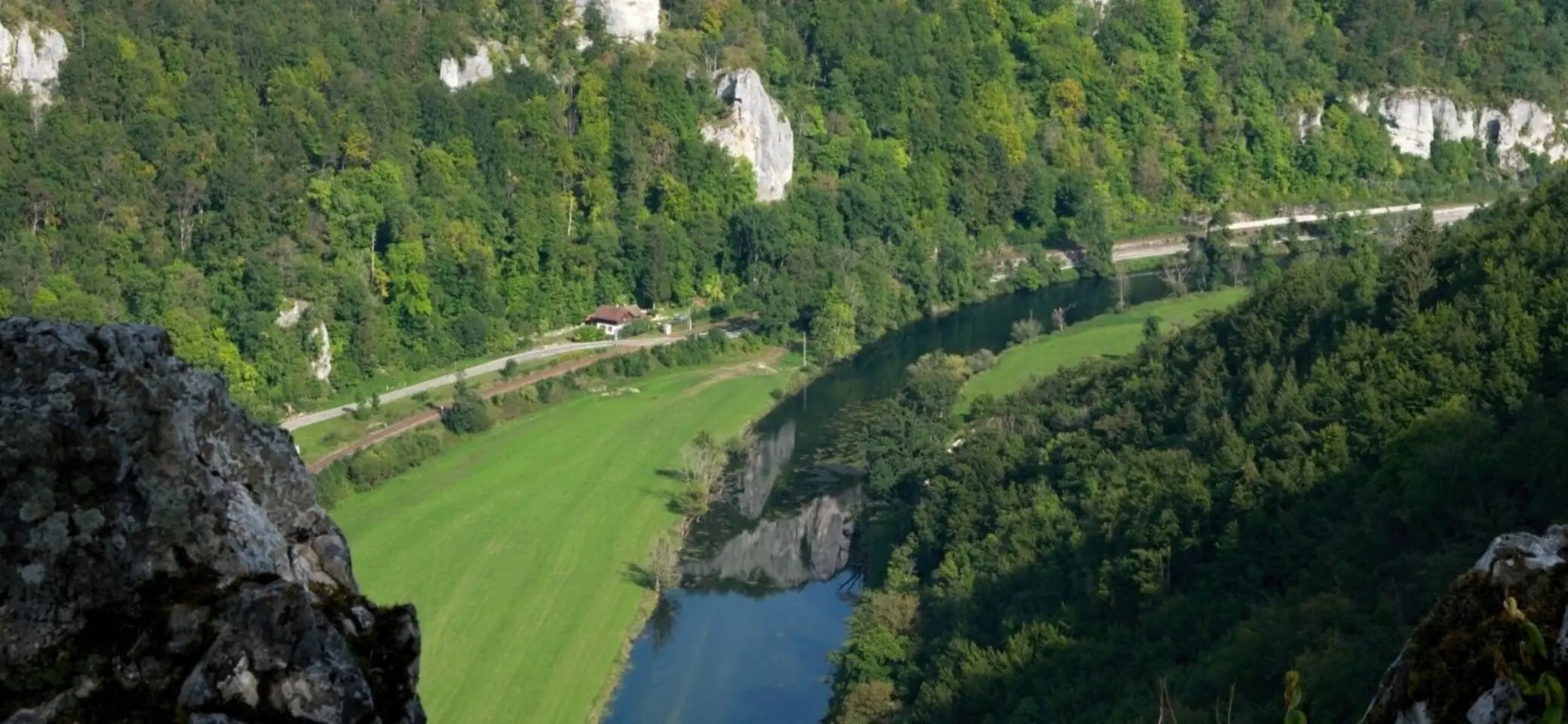 Blick vom Lenzenfelsen ins Donautal  | © Foto: Walter Biselli, CC BY-SA, Walter Biselli auf Outdooractive