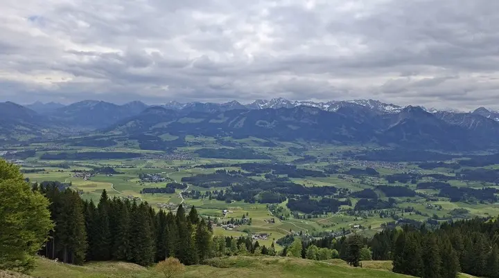 Blick von den Hörnern Richtung Sonthofen | © Aline Sommer
