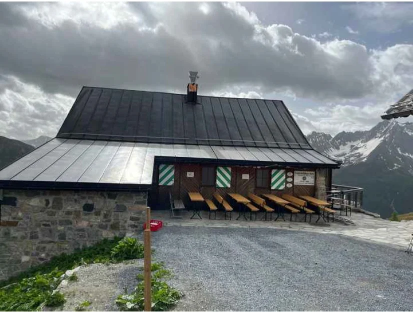 Häfler Hütte Aussen 21.06.2024 | © www.spiss-partner.at / F. Larcher