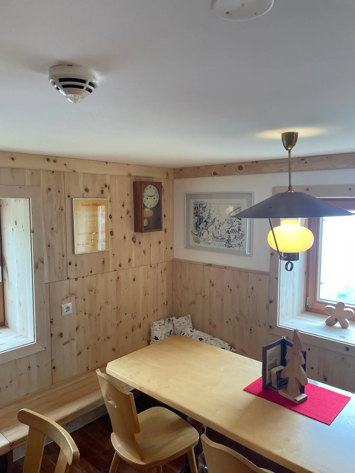 Häfler Hütte neue Stube 6 23.06.2024 | © DAV-FN / Hüttenwirt W. Walter
