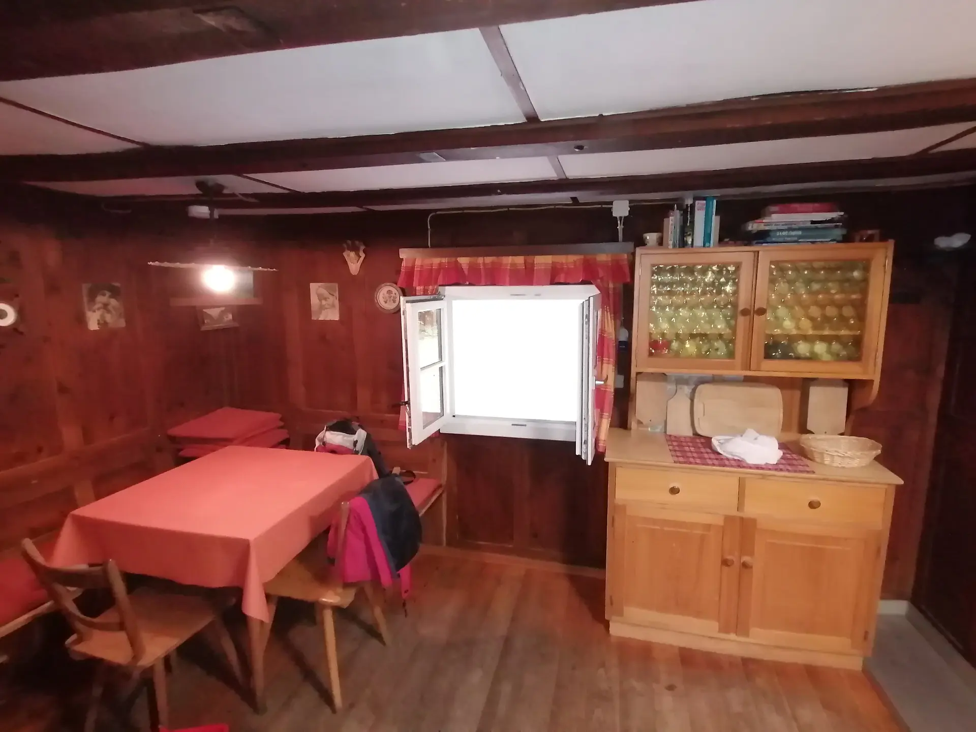 Lankhütte Aufenhaltsraum | © DAV-FN / J. Pescheck