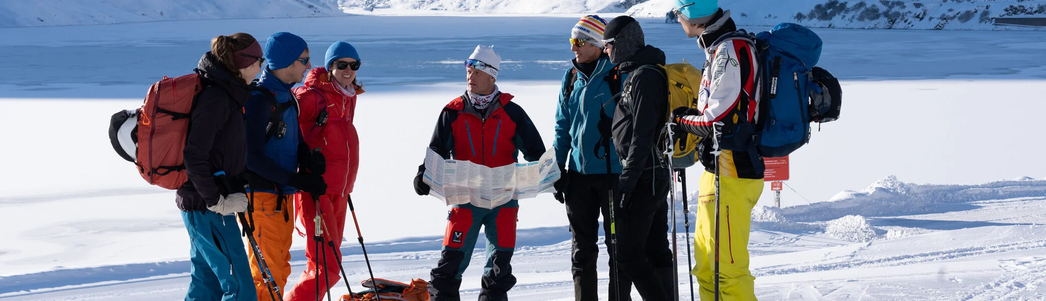 Briefing der Teilnehmer an einer Skitour bei der Bieler Höhe | © DAV/Lorenz Christoph Fischer