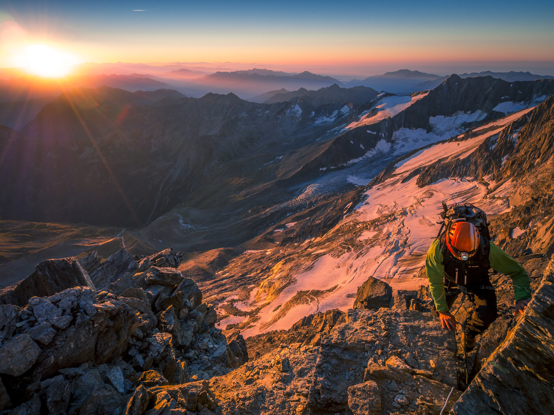 Berggipfel im Sonnenuntergang | © DAV/Silvan Metz Berggipfel im Sonnenuntergang | © DAV/Silvan Metz